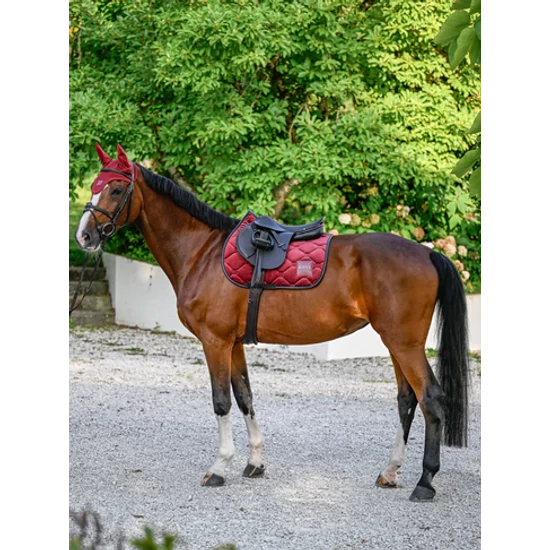 Boss Equestrian ugró bársony nyeregalátét BORDÓ 2025FW kollekció