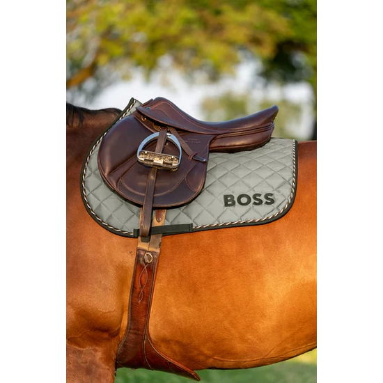 Boss Equestrian Signature OLÍVAZÖLD ugró nyeregalátét