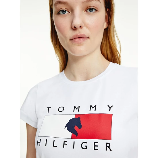 Tommy Hilfiger karcsúsított, kerek nyakú női póló logóval